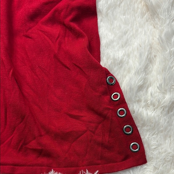 Cable & Gauge Scarlet Blouse with Eyelet Trim - Picture 5 of 5